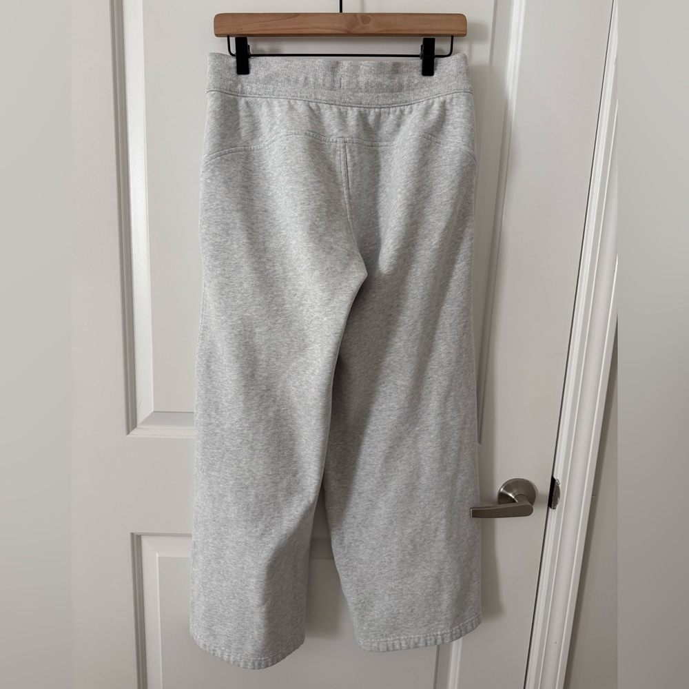 Women’s Lululemon Sweatpants Size 6 - Picture 4 of 7